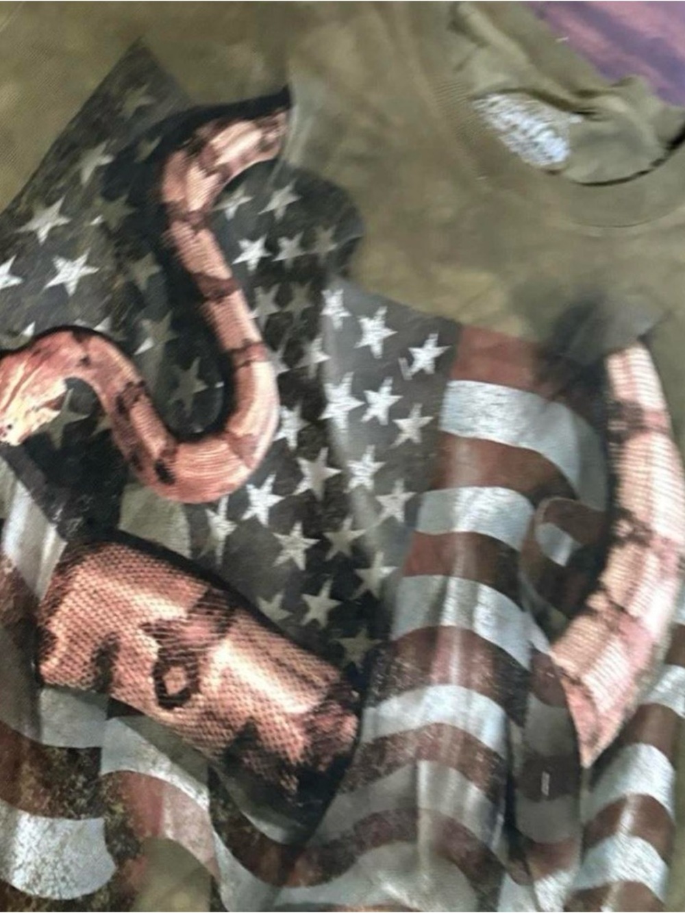 The MOUNTAIN Olive Graphic Snake & American Flag Tee Men’s small - Picture 2 of 3